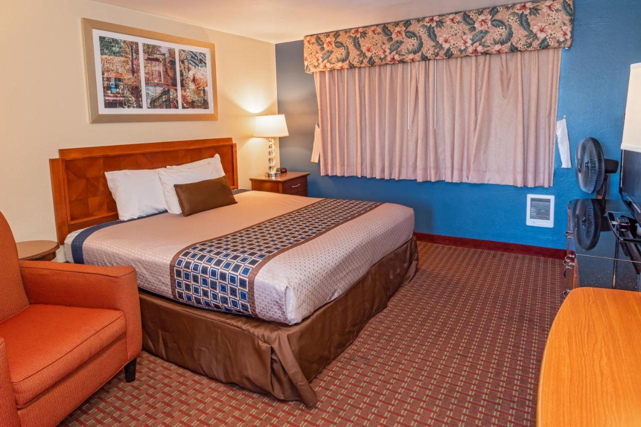 Riviera Inn Port Angeles Exterior photo