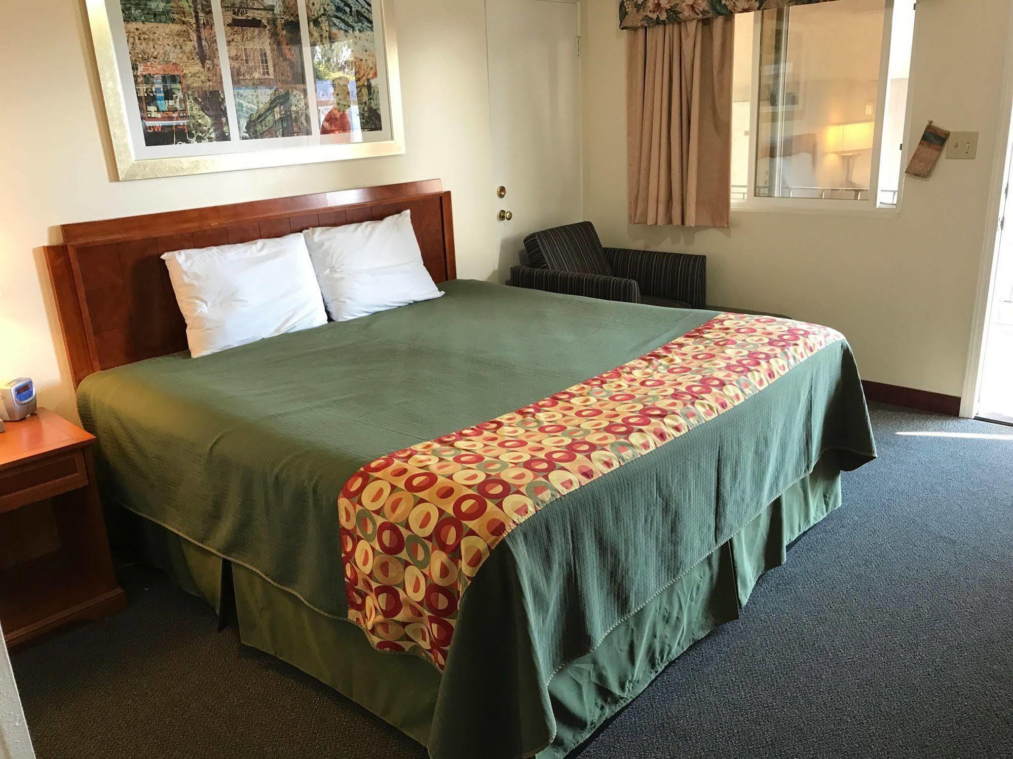 Riviera Inn Port Angeles Exterior photo