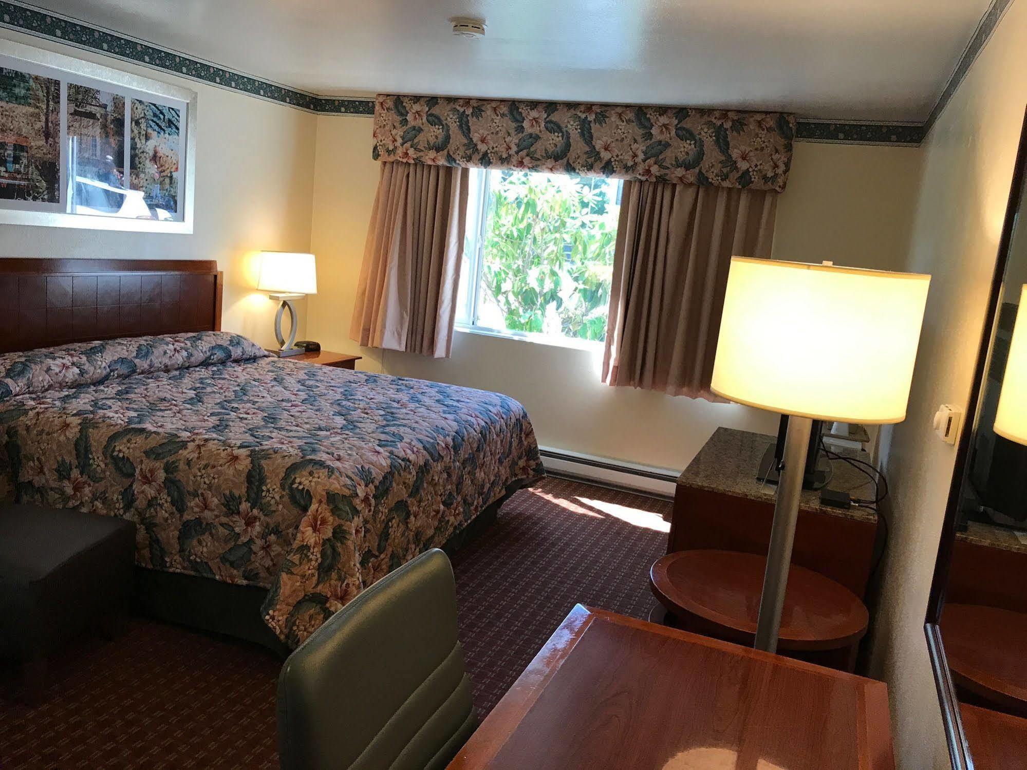 Riviera Inn Port Angeles Exterior photo